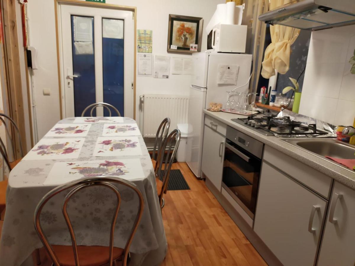Casa Farcas 부스테니 외부 사진
